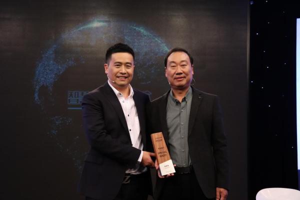《智慧学习方程式》智慧校长陈爱海变经验教学为数据导学