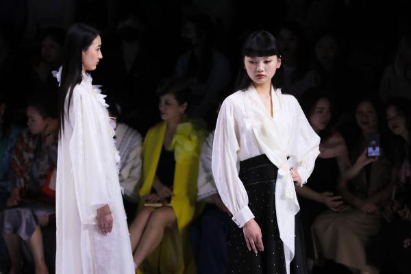 中国文化年开启GRACE CHEN 2021 SS中国风雅•琴系列发布