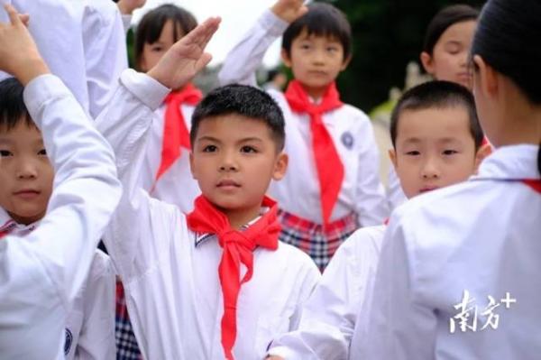 广州中黄管理的中小学两校清明深入开展红色教育主题活动