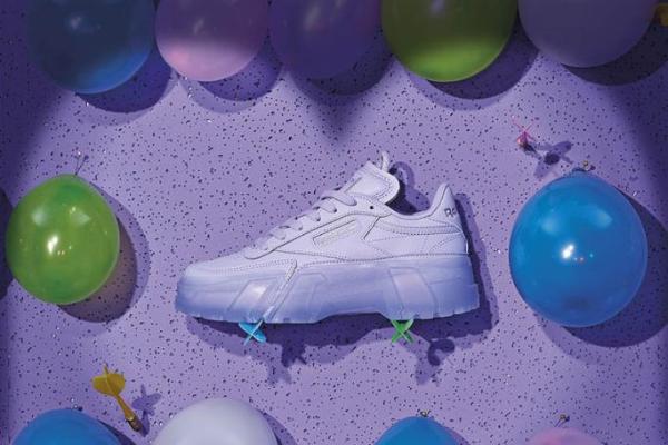 Reebok X Cardi B联名炸场回归！ 首次释出服装系列搭配全新鞋款配色