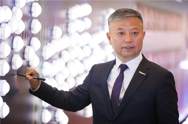 56岁成为德佑新人，他说：房产经纪是一份“高大上”的职业