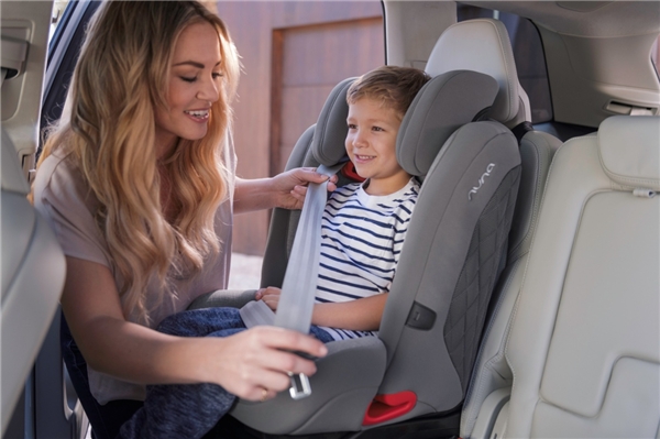 安全座椅正式写入新未成年人保护法，你还敢抱着孩子乘车？
