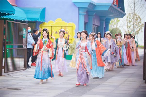 欢乐谷春日盛宴，仙气谢幕