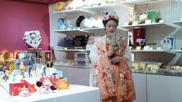 匠心造臻品：正宫御品携手陕历博，开“文创彩妆”新道路