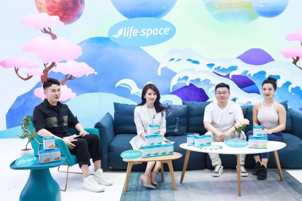Life-Space发起529世界肠道健康日关爱行动 爱心大使刘涛身体力行 为肠道健康打call
