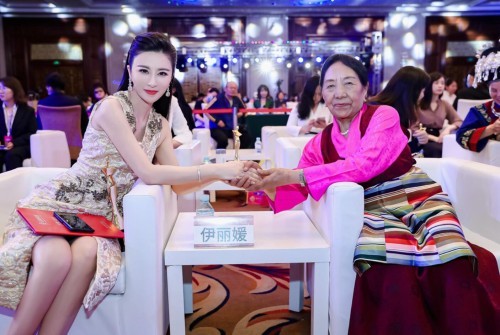 伊丽媛荣获“2021中国十大品牌女性奖”，聆听女性声音，见证女性风采！