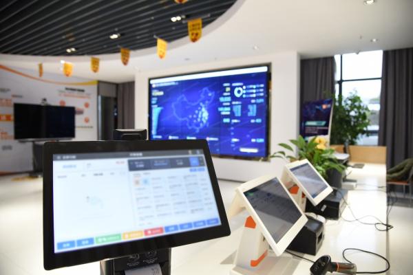 汇通达：从服务角度，以“两端一路”推进产业数字化