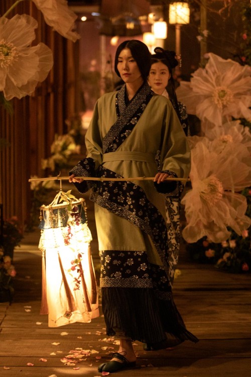 生活在左《儿戏·群芳夜宴图》主题发布会