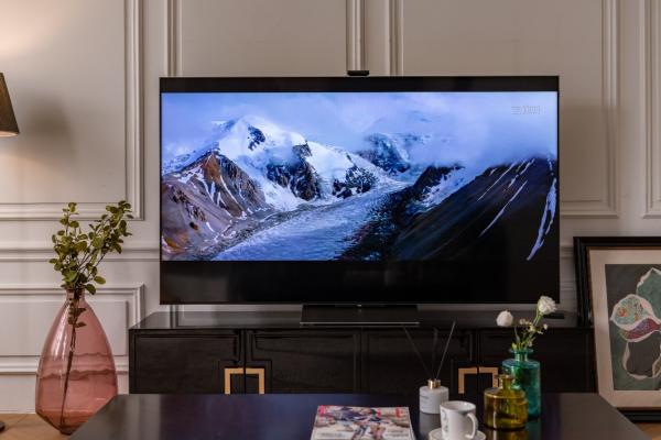 《速度与激情9》高能不断！TCL C12量子点Mini LED智屏带你重温名场面