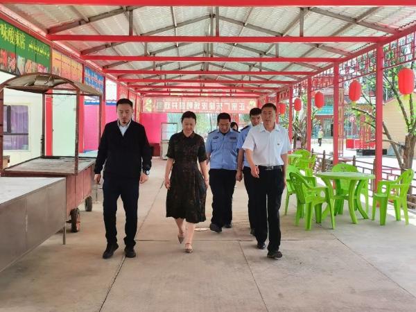  伊对助力乡村振兴 援建新疆莎车县创业集市落成