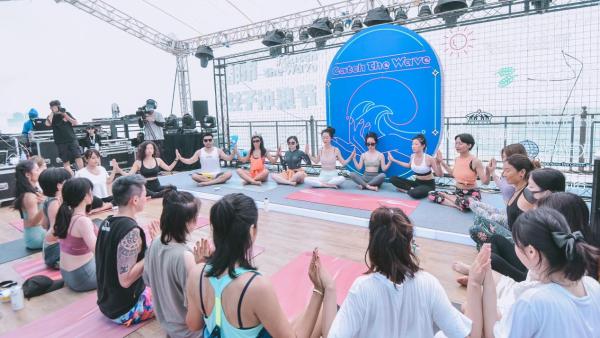 都市女子冲浪节 把海边收集的阳光带回城市--都市女子冲浪节踏浪而来，传递海洋狂热者的健康生活方式