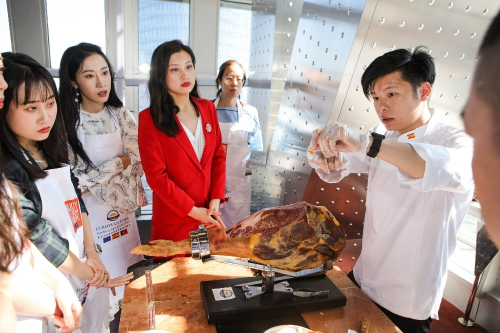 “欧洲猪肉, 从农场到餐桌的卓越品质” 上海火腿切割培训圆满结束