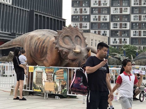  锦荟港大型恐龙奇幻展，沉浸式互动玩转侏罗纪