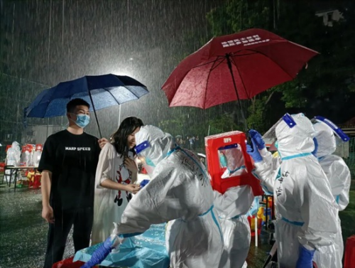 感谢你！用平凡的力量 守护花城 守护我们心中的光亮