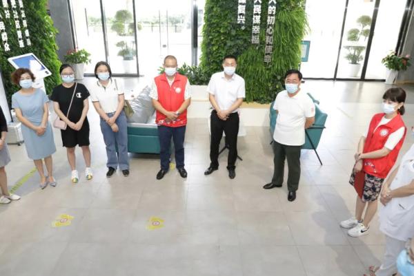 群英慈善基金会爱心捐赠防疫物资，致敬社区一线抗疫人员