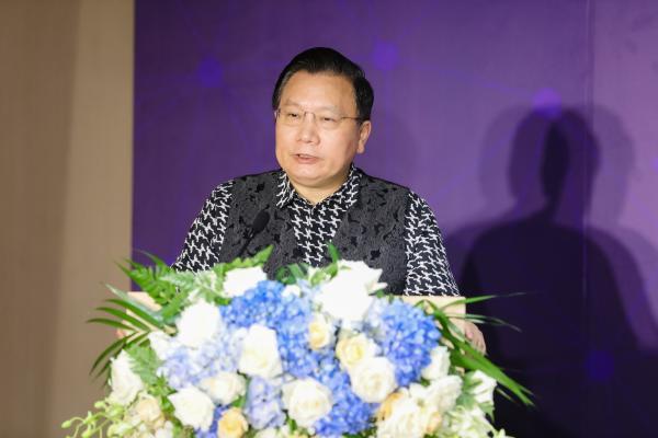  “龙凤呈祥”，红星美凯龙与居然之家战略合作推动家居市场规范化发展