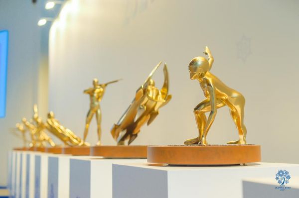 “荣耀冰城——2021奥林匹克博览会”13日在中国木雕馆盛大开幕