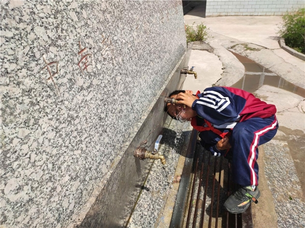 京东超市携手儿慈会关注农村儿童饮水安全 首批净水设备将惠及云南等地乡村小学