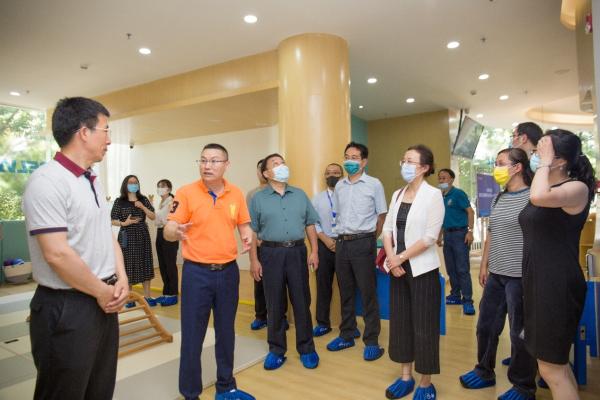 国家卫健委杨文庄司长心系托育行业发展，莅临卡思佳托育集团座谈