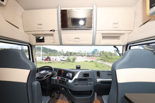 重卡房车定义者,乘龙房车荣获"2021最受用户期待的房车"