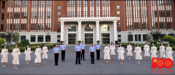 不忘初心跟党走 齐声歌唱颂党恩