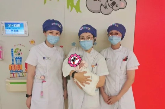 南京市儿童医院完成一例低体重新生儿巨大肝母细胞瘤手术