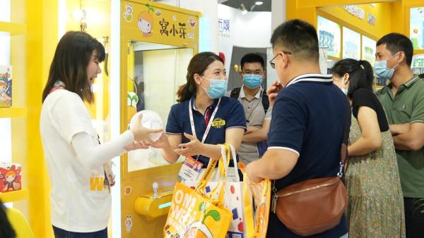窝小芽首次亮相CBME 产品+品牌IP形象实力圈粉
