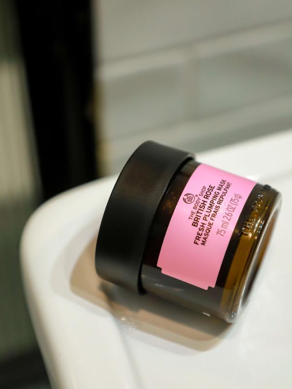  TheBodyShop玫瑰水盈嫩肌面膜，夏季不脱妆选它  