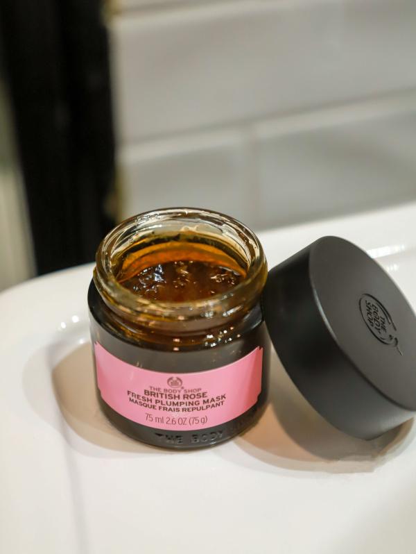  TheBodyShop玫瑰水盈嫩肌面膜，夏季不脱妆选它  