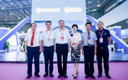 2021湖南通用航空产业博览会开幕，省委书记许达哲参观翔龙飞机展区