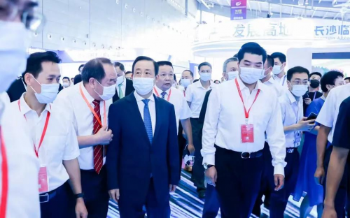 2021湖南通用航空产业博览会开幕，省委书记许达哲参观翔龙飞机展区