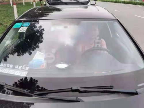 团油：用方向盘扛起家庭责任，80后网约车女司机的“飞驰人生”