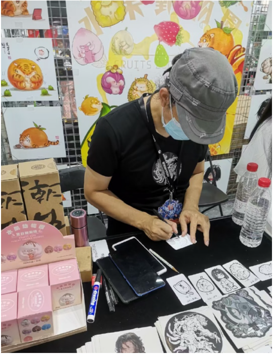 国内插画师梁毅创作水果动物园，新成员虎桔实在太萌啦！
