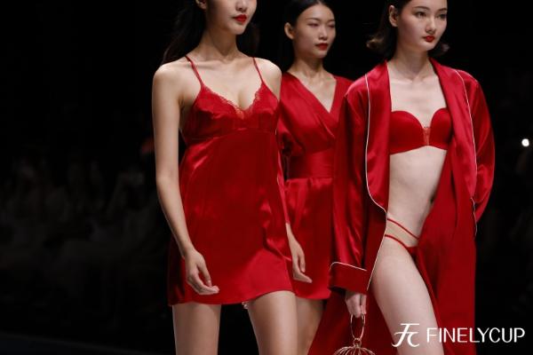 2022中国国际时装周|FINELYCUP梵妳卡波重新定义无钢圈内衣