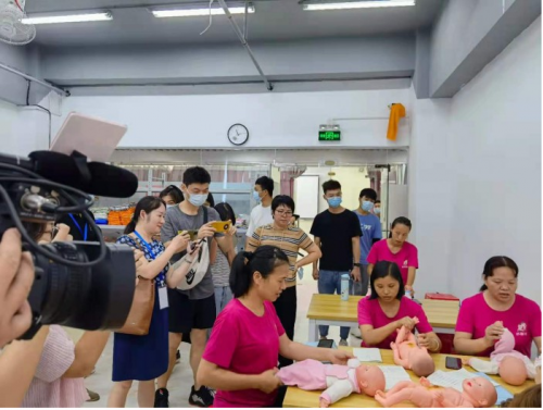  深圳：以“标准化建设”为突破口，为传统家政插上高科技的翅膀