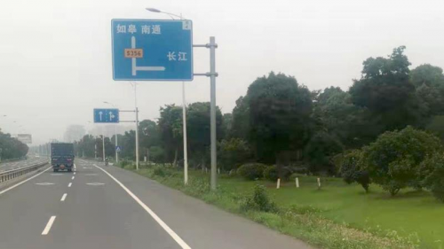 团油：跟车80后货运司机，每一脚油门都是小家庭的大幸福