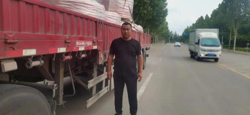 团油：跟车80后货运司机，每一脚油门都是小家庭的大幸福