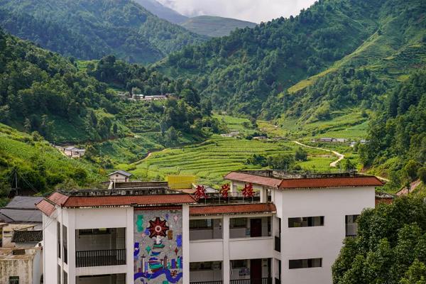 抖音妞妞合唱团：在大凉山尽头，一群留守女孩选择歌唱