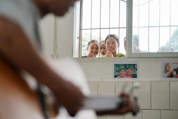 抖音妞妞合唱团：在大凉山尽头，一群留守女孩选择歌唱