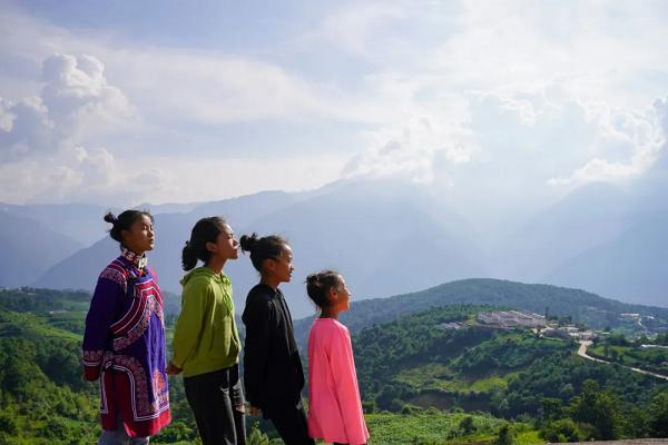 抖音妞妞合唱团：在大凉山尽头，一群留守女孩选择歌唱