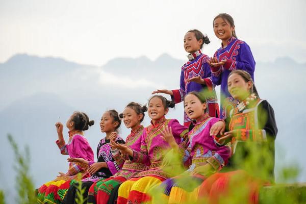 抖音妞妞合唱团：在大凉山尽头，一群留守女孩选择歌唱