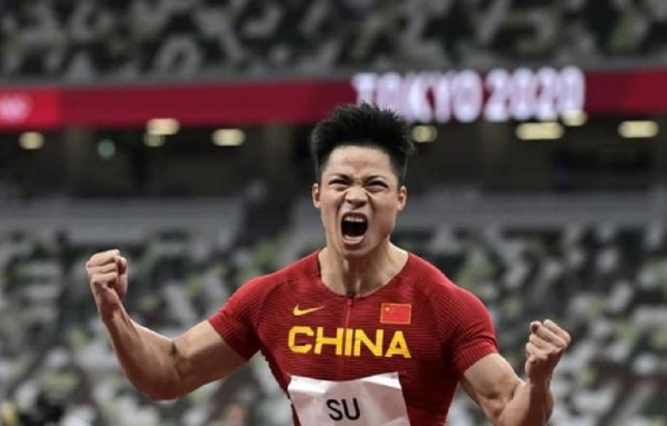 9.83秒刷新亚洲记录后 苏炳添的手势是什么意思
