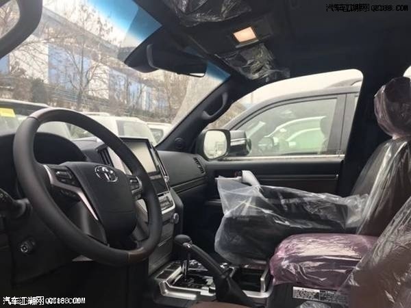 中东版18款丰田酷路泽5700配置性能解析