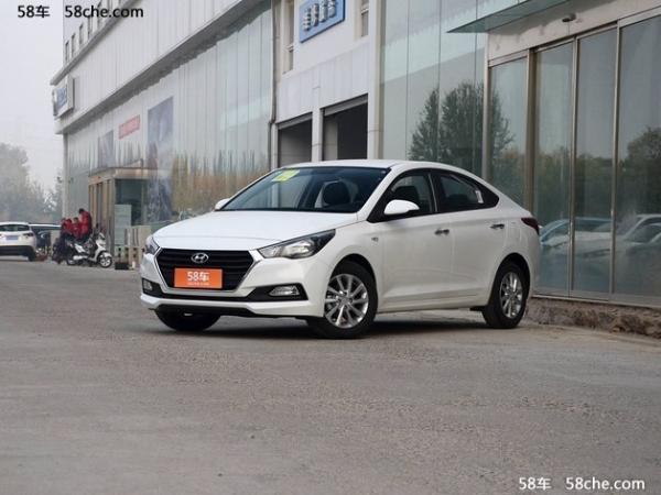 现代悦纳店内现车热销 购车送大礼包