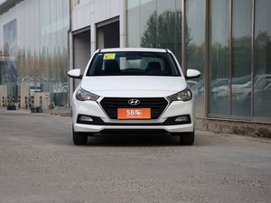 现代悦纳店内现车热销 购车送大礼包