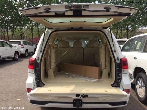 新款丰田酷路泽4600中东版豪华SUV解析