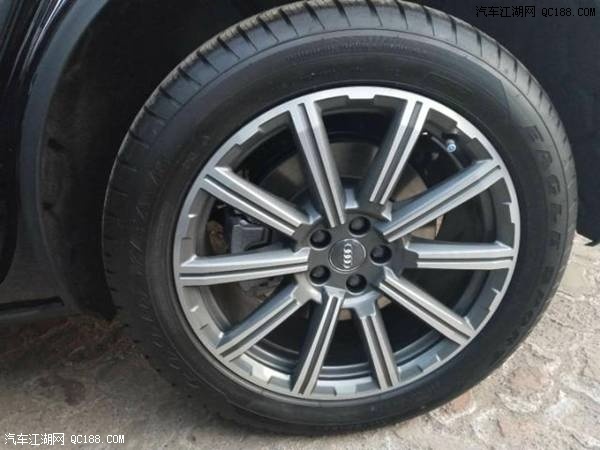 2018款奥迪Q7黑咖七座科技型加规版评测