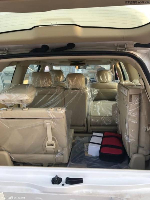 18款中东版酷路泽4000参数配置最新解读