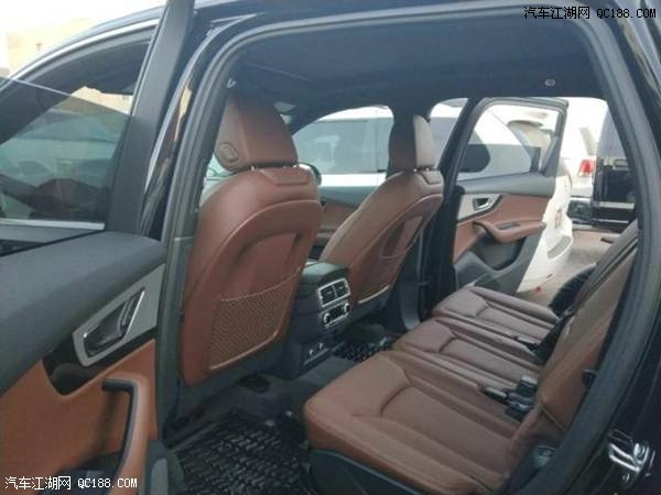 18款奥迪Q7 3.0T黑咖七座科技加规版解析
