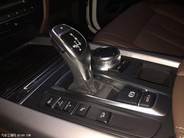 18款宝马X5 3.0配置全景天窗最新体验